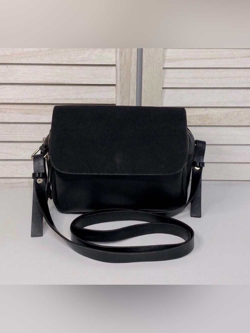 JustFab Vegan Leather Medium Black Crossbody